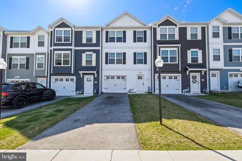 2085 Clinton Avenue, CHAMBERSBURG, PA, 17201 | Card Image