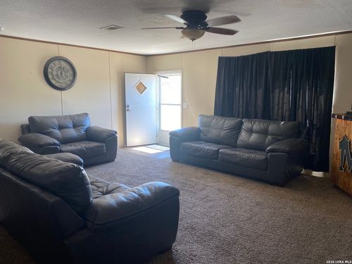 305 E Runge, Karnes City, TX, 78118-1511 | Card Image