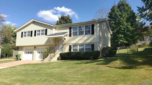 2709 Briarwood Dr Se, Huntsville, AL, 35801-2222 | Card Image