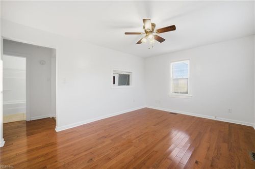 60 Greeneland Blvd, Portsmouth, VA, 23701-2044 | Card Image