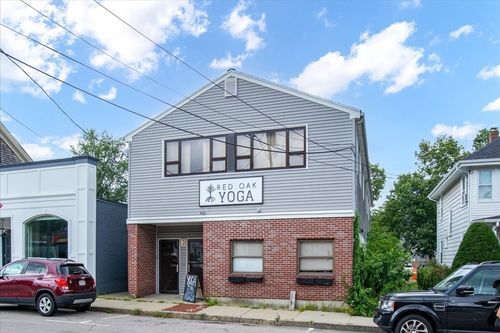 10 Billings St, Sharon, MA, 02067-2120 | Card Image