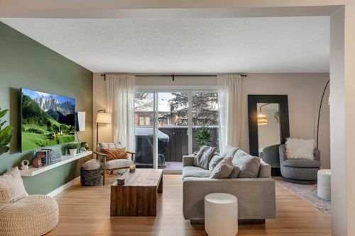 102-9803 24 St Sw, Calgary, AB, T2V1S5 | Card Image