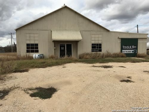 1119 S Oak St, Pearsall, TX, 78061-2921 | Card Image