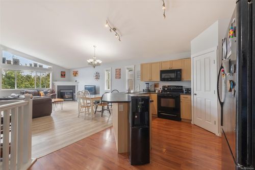 645 Oakwood Rd, Ladysmith, BC, V9G2C1 | Card Image