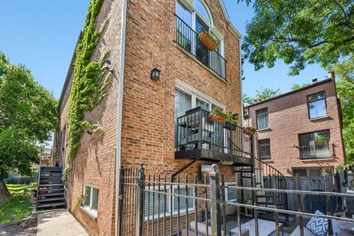 a-1618 N Burling St, Chicago, IL, 60614-5157 | Card Image