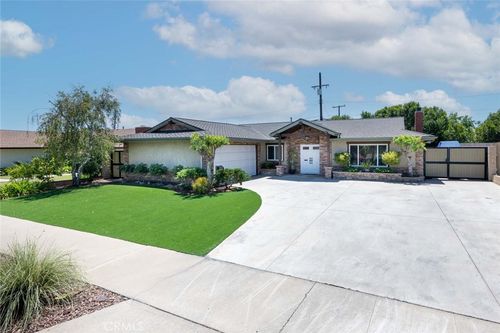 582 S Nutwood St, Orange, CA, 92869-5333 | Card Image