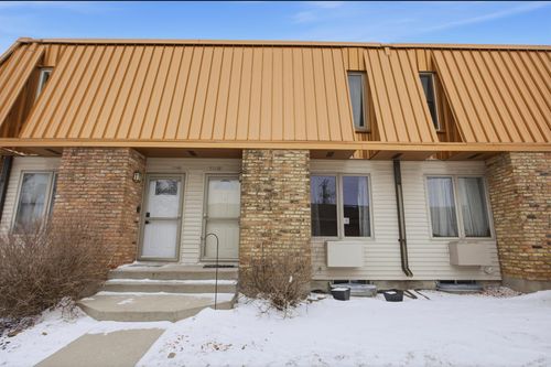 332 13th Ave E, West Fargo, ND, 58078-3303 | Card Image