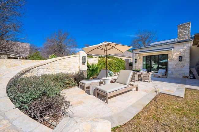 705 W Creek St, Home with 3 bedrooms, 5 bathrooms and 3 parking in Fredericksburg TX | Image 35