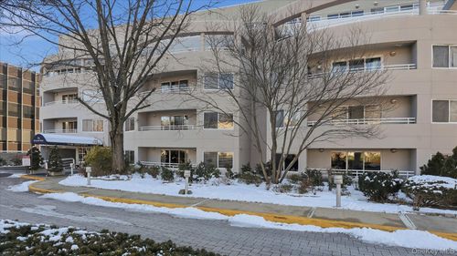 apt-4m-100 Cuttermill Rd, Great Neck, NY, 11021-3116 | Card Image