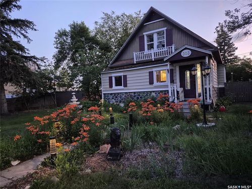 303 Edward St, Radisson, SK, S0K0A4 | Card Image