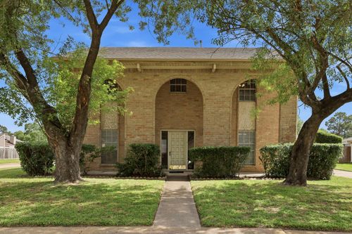 15822 Echo Hill Dr, Houston, TX, 77059-4621 | Card Image