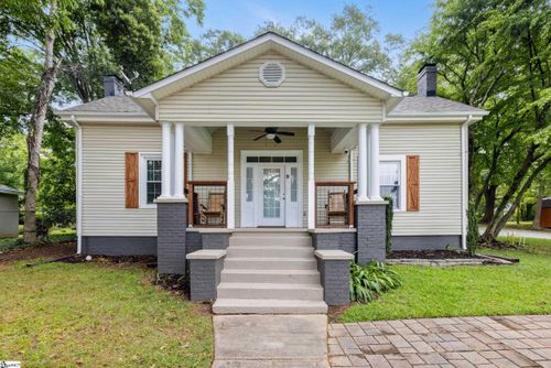 9 Lee St, Liberty, SC, 29657-1303 | Card Image