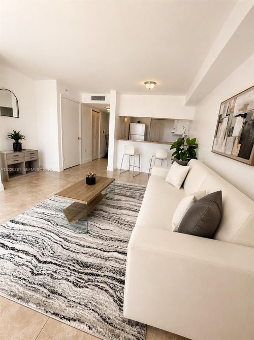 205-102 Sw 6th Ave, Miami, FL, 33130-1493 | Card Image