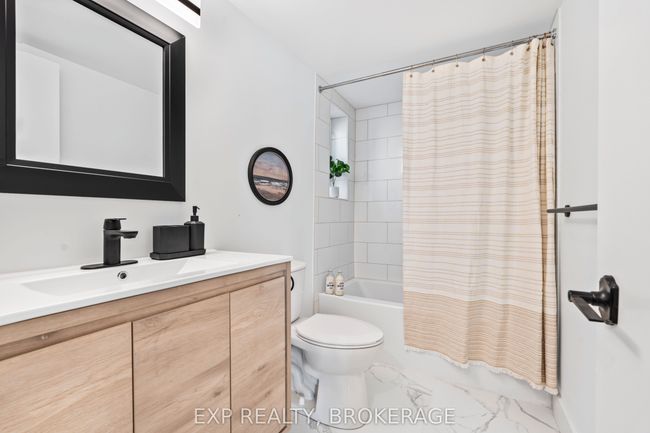 412 Bloomfield Main St, House other with 4 bedrooms, 1 bathrooms and 4 parking in Bloomfield ON | Image 17