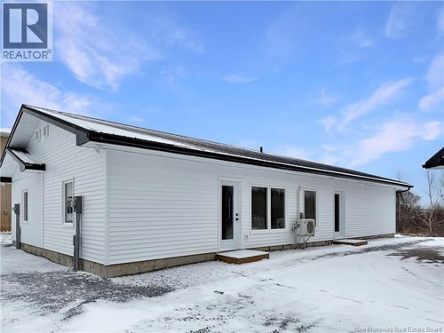 5 Berryman St, Saint John, NB, E2J | Card Image