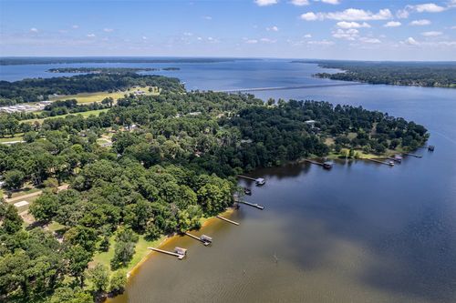 20578 Shore Breeze Dr, Chandler, TX, 75758-8324 | Card Image