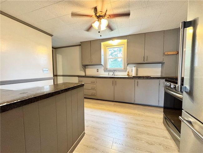 11 Winthrop St, House other with 3 bedrooms, 1 bathrooms and 2 parking in Riverside RI | Image 4