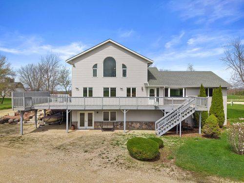 7293 Aurora Road, West Bend, WI, 53090 | Card Image