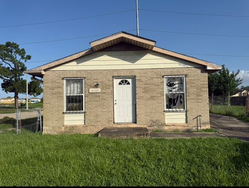 10450 Heritage Dr, New Orleans, LA, 70127-1814 | Card Image
