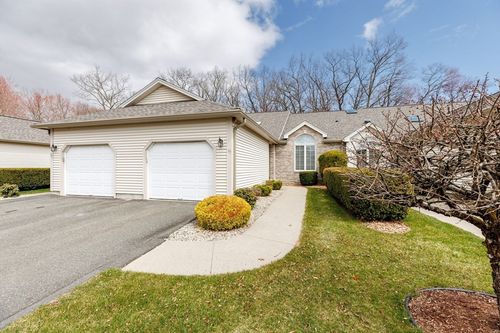 85-85 Pine Grove Dr, South Hadley, MA, 01075-2226 | Card Image