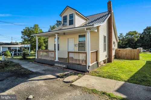 418 3rd St, NEWPORT, PA, 17074-1605 | Card Image