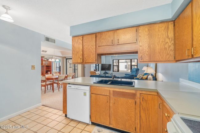 229 - 1505 Salter Path Rd, Condo with 3 bedrooms, 2 bathrooms and null parking in Indian Beach NC | Image 9