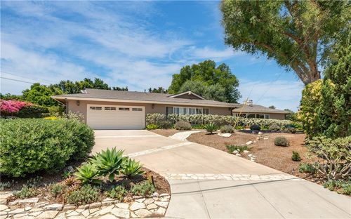 55 Hidden Valley Rd, Rolling Hills Estates, CA, 90274-1562 | Card Image