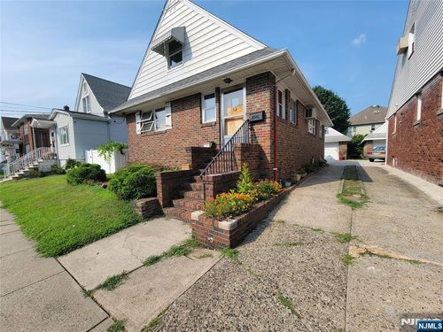 299 Maple Ave, Wallington, NJ, 07057-1331 | Card Image