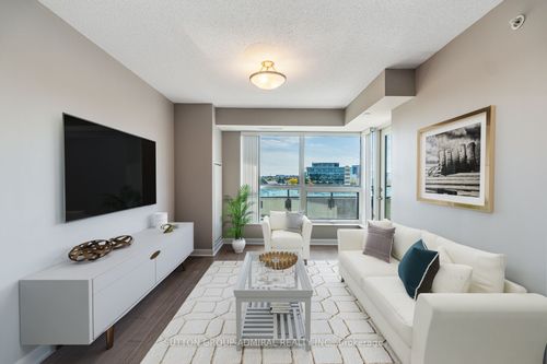 412-75 Av Norman Bethune, Richmond Hill, ON, L4B0B6 | Card Image