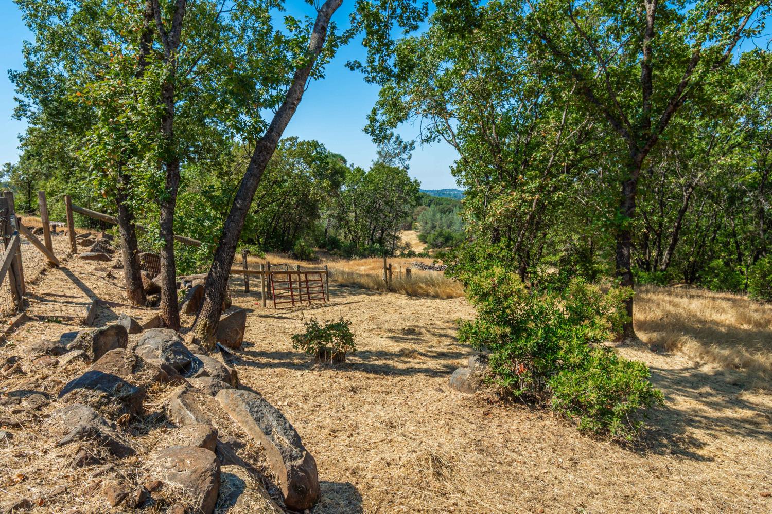 Land in Grass Valley