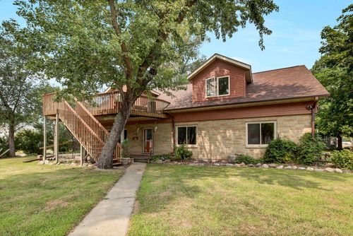 2305 1st St S, Saint Cloud, MN, 56301-3975 | Card Image