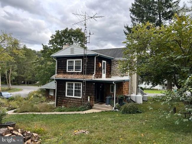 1685 Route 143, House other with 3 bedrooms, 2 bathrooms and null parking in LENHARTSVILLE PA | Image 5