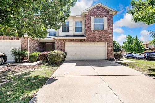 7400 Howling Coyote Ln, Fort Worth, TX, 76131-5223 | Card Image