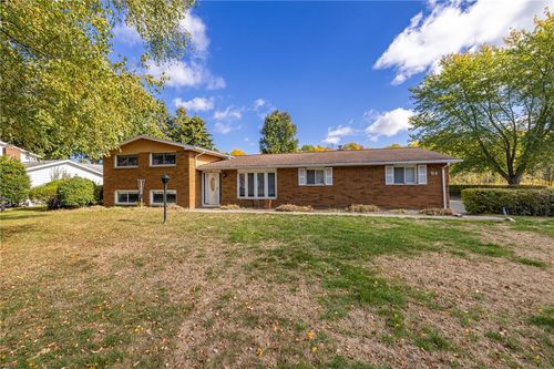 94 Blue Grass Ln, Greece, NY, 14626-1739 | Card Image