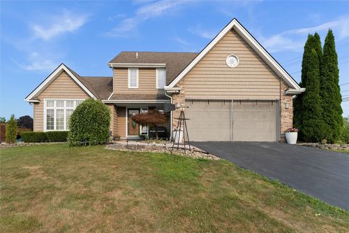 4 Windelin Dr, Henrietta, NY, 14467-8918 | Card Image