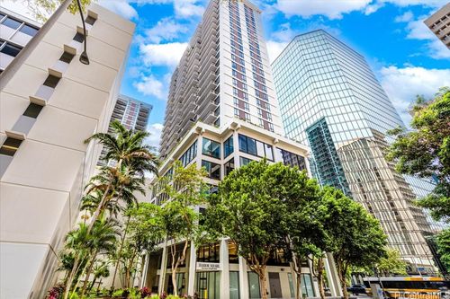 11e-225 Queen St, Honolulu, HI, 96813-4603 | Card Image