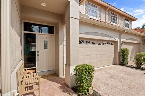 33 Monterey Pointe Dr, Palm Beach Gardens, FL, 33418-5807 | Card Image