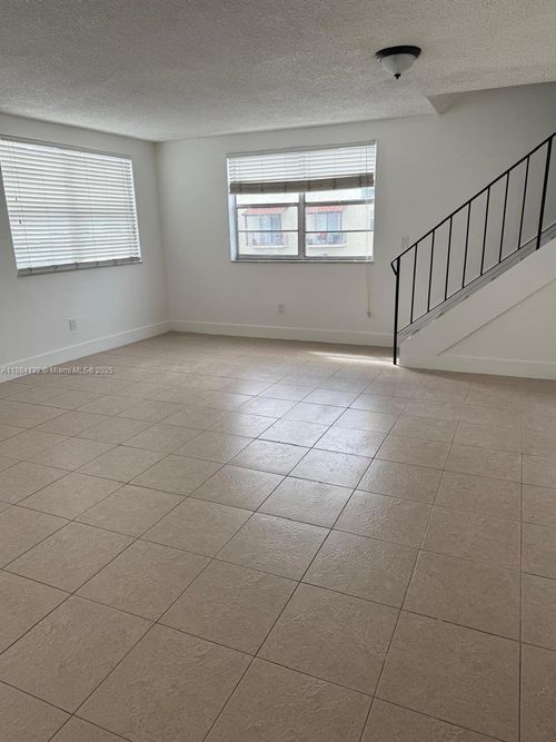 apt-202-1255 W 53rd St, Hialeah, FL, 33012-3011 | Card Image