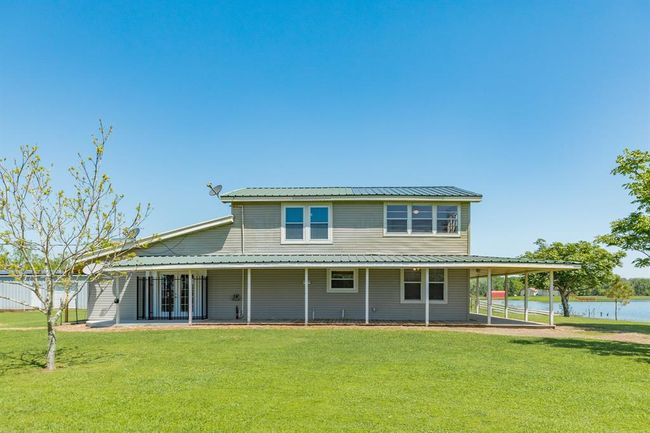 23702 Fm 521 Rd, House other with 3 bedrooms, 2 bathrooms and 7 parking in Angleton TX | Image 11