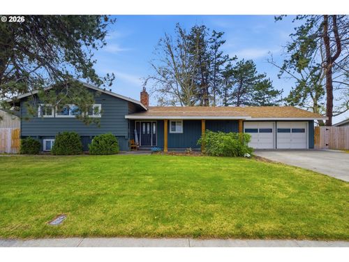 825 W Ridgeway Ave, Hermiston, OR, 97838-1566 | Card Image