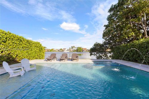 18501 Nw 55th Ave, Miami Gardens, FL, 33055-5346 | Card Image