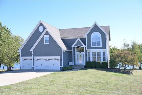 3495 W 222nd St, Bucyrus, KS, 66013-9064 | Card Image