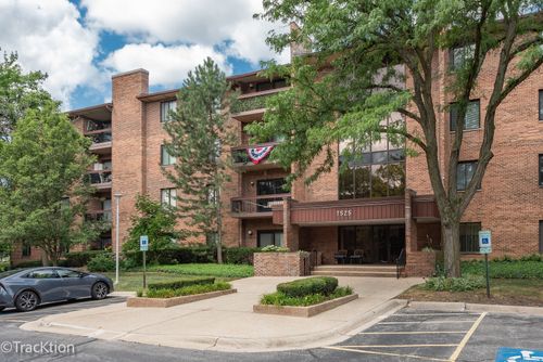 405-7525 Nantucket Dr, Darien, IL, 60561-4722 | Card Image