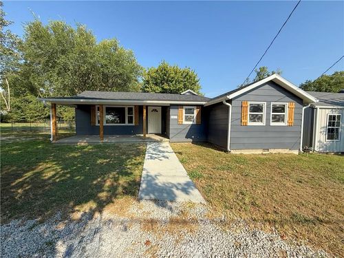 1422 N Ash St, Nevada, MO, 64772-1103 | Card Image