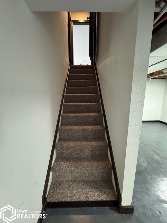 19229 Highway 5, Home with 4 bedrooms, 2 bathrooms and 2 parking in Centerville IA | Image 56