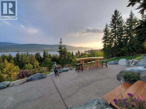7500 Lonneke Trail, Anglemont, BC, V0E1M8 | Card Image