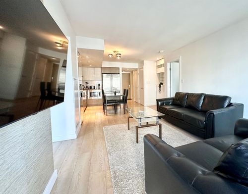 1618 Quebec St, Vancouver, BC, V6A0C5 | Card Image