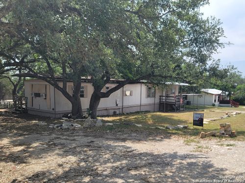 509 Royal Oak Dr, Canyon Lake, TX, 78133-3831 | Card Image