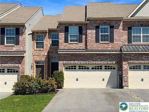 5335 Jutland Rd, Allentown, PA, 18104-8810 | Card Image