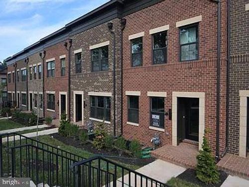 2-5701 11th St N, ARLINGTON, VA, 22205-2348 | Card Image